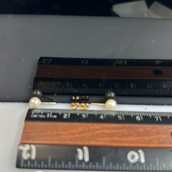 14KT Gold Akoya Pearls Necklace & Pearl Earrings Set - Picture 6 of 11